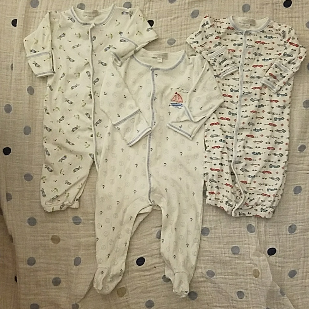 Magnolia 2 NB turns into babygown and 1 3m footie